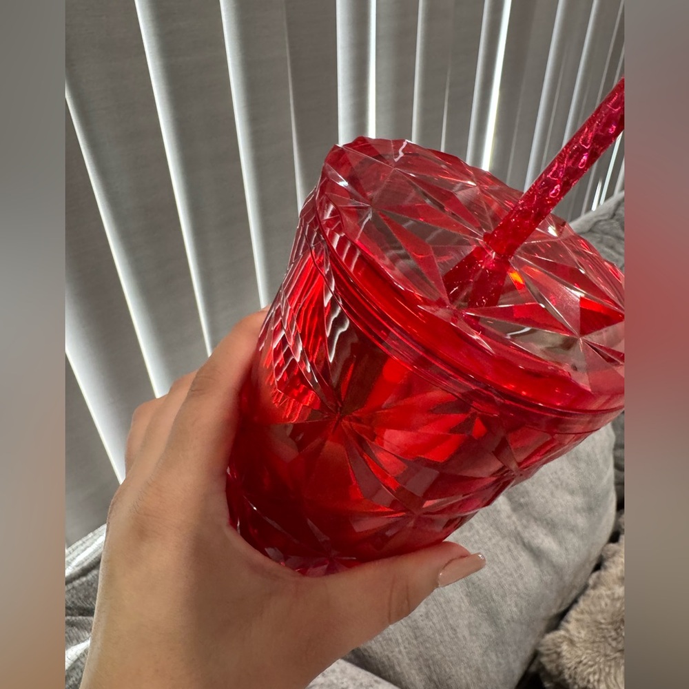 SOLD🌼 starbucks winter 2023 poinsettia Red Tumbler with Straw - Picture 6 of 9